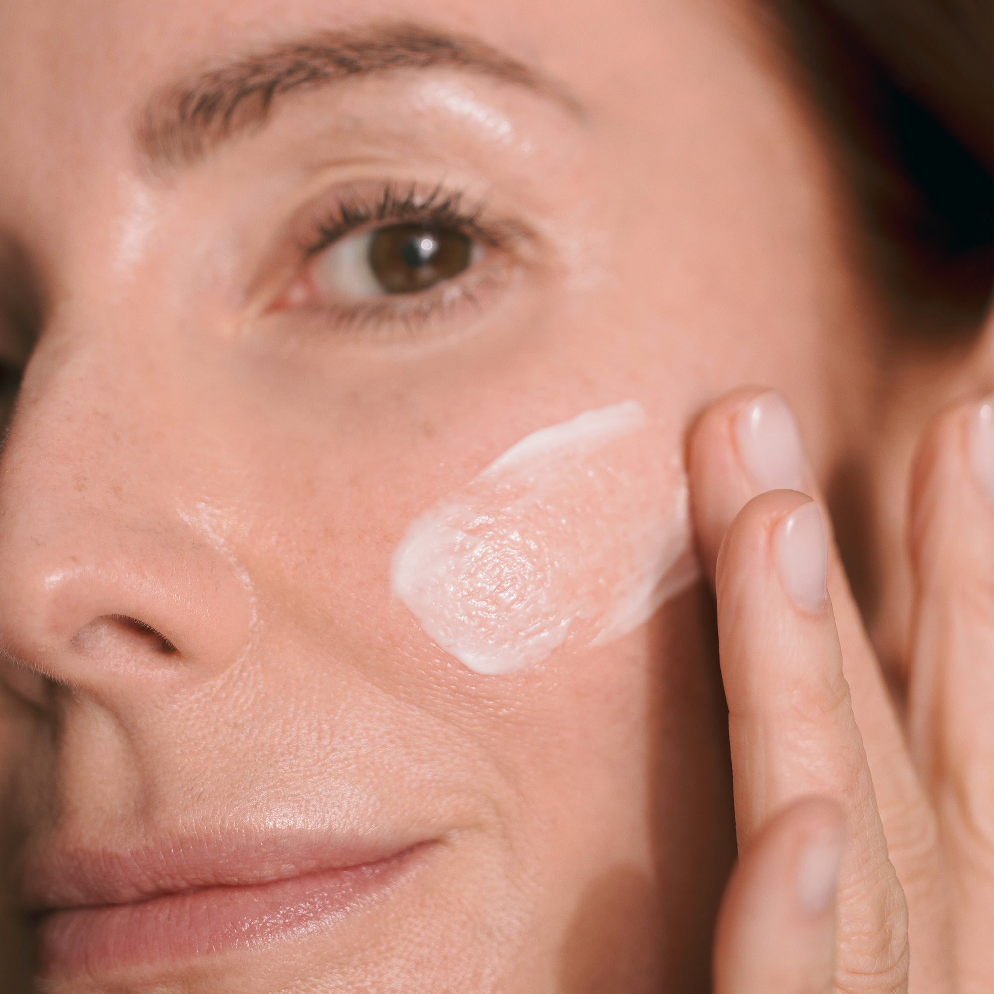 Lightweight Face Moisturizer with HA and Licorice - YISE Beauty